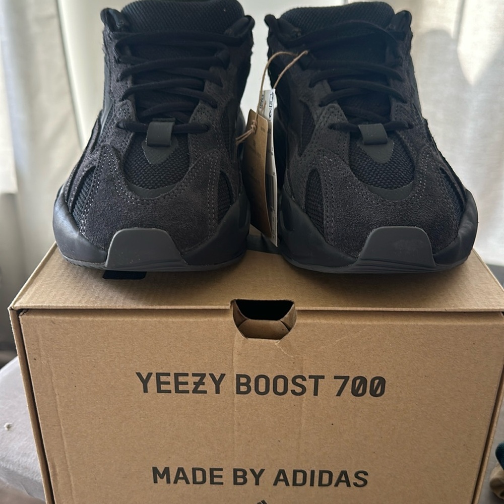 Brand new Yeezy Boost 700 V2! Size men’s 5 1/2